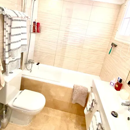 Fabulous 4 Bedroomed Townhouse In Holiday home Marbella
