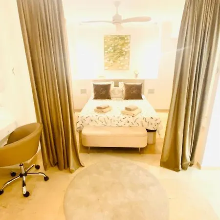 Fabulous 4 Bedroomed Townhouse In Holiday home Marbella