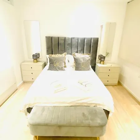 Fabulous 4 Bedroomed Townhouse In * Marbella