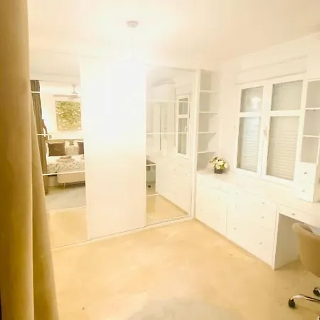 Fabulous 4 Bedroomed Townhouse In Holiday home *
