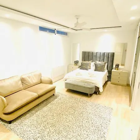Fabulous 4 Bedroomed Townhouse In